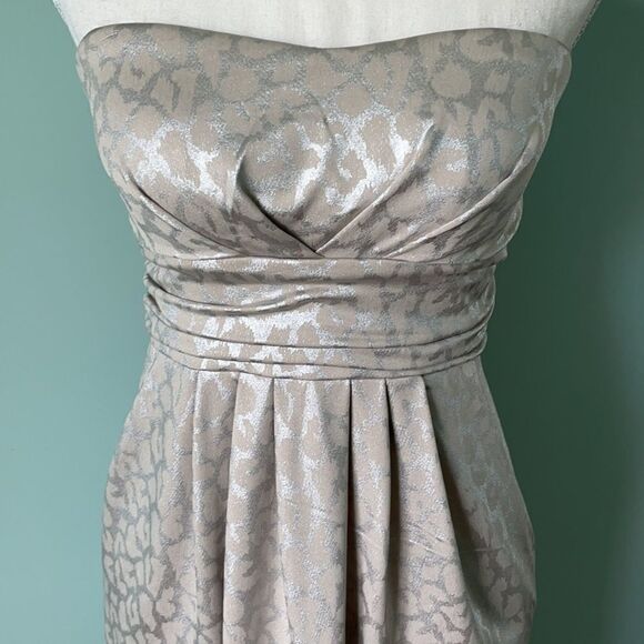 KISMET Strapless Dress with Pockets Size Small - Picture 3 of 6